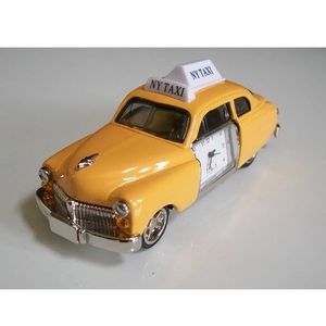 Yellow TAXI Mini collectible Desk Clock With Box Good For Gift